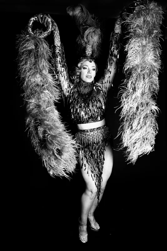 Puss-n-boots — burlesque performer